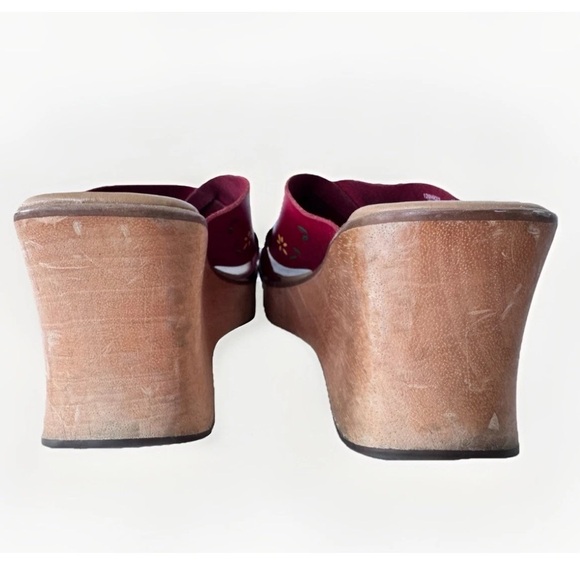 HOT KISS Y2K 90s Style Red Leather Floral Chunky Wooden Platform Wedges Sandals - Picture 8 of 11